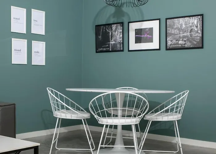 Apartment Bright 2br By Pedieos Park, Near Old Town *