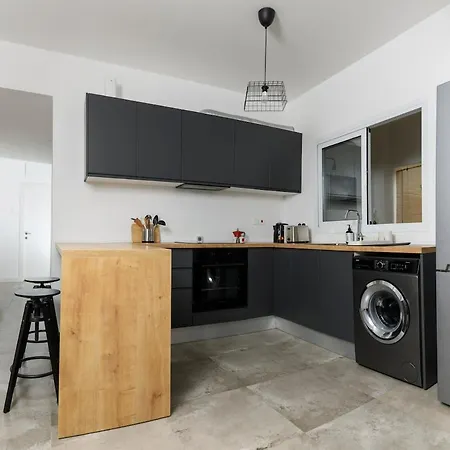 Apartment Bright 2br By Pedieos Park, Near Old Town Nikosia