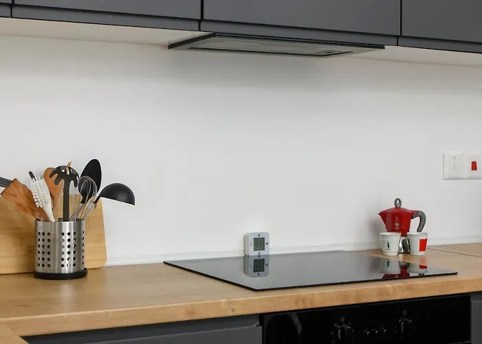 Bright 2br By Pedieos Park, Near Old Town * Nikosia