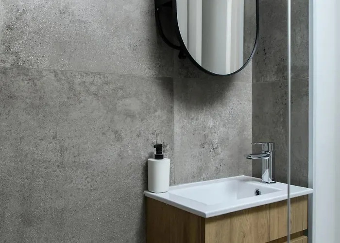 Bright 2br By Pedieos Park, Near Old Town * Nikosia