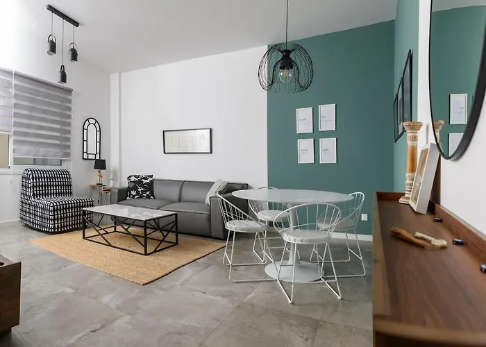 Bright 2br By Pedieos Park, Near Old Town * Nikosia