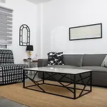 Bright 2br By Pedieos Park, Near Old Town *