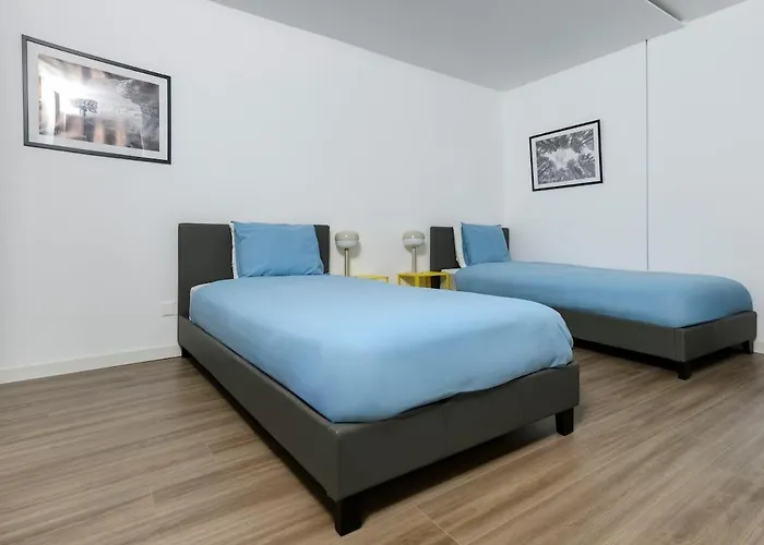 Bright 2br By Pedieos Park, Near Old Town Appartement